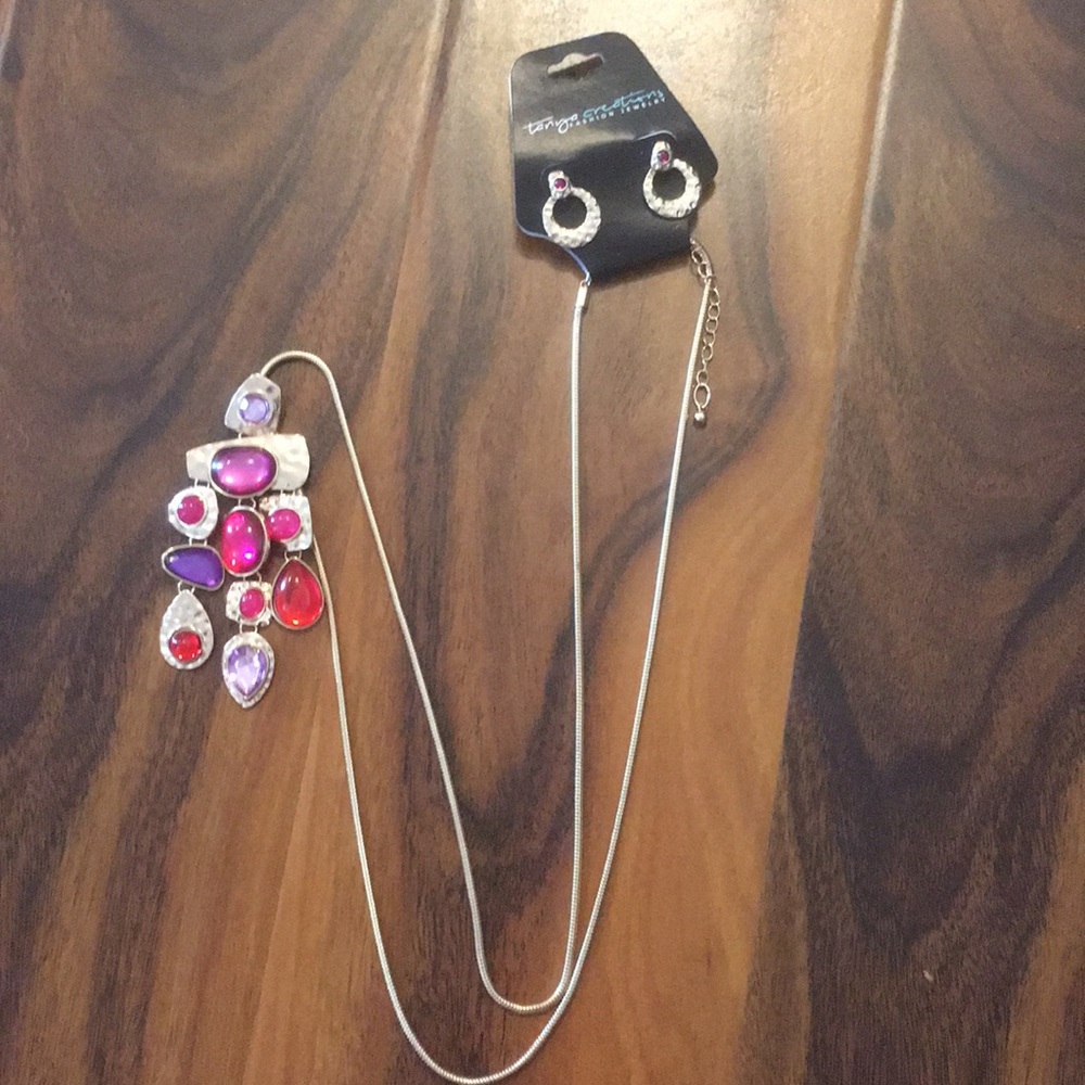 Necklace and earrings set